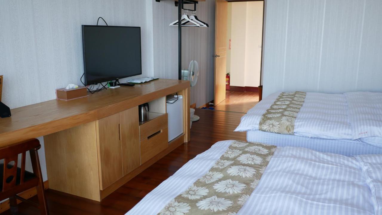 Shi Home 1639 Zhushan Exteriör bild